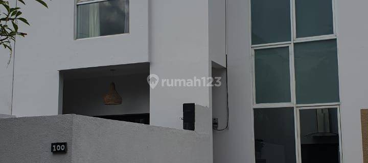 For Rent Small villa with 2 storey ready to live in Kerobokan area close Canggu, Seminyak,Umalas, Pererenan  1