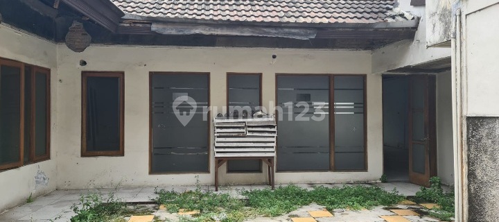 Dijual rumah tua cocok untuk usaha atau kantor di Tebet raya 1