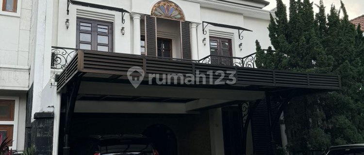 Luxury Sturdy Strategic House on Jl Bangka, South Jakarta 1