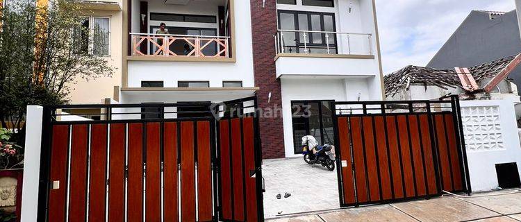 Rumah 2 Lantai Baru di Bsd Kencana Loka, Tangerang Siap Huni Bangunan 2024 1