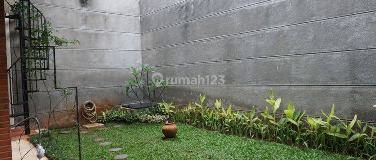 Rumah di Komplek vcm 2 Lantai SHM Bagus 1