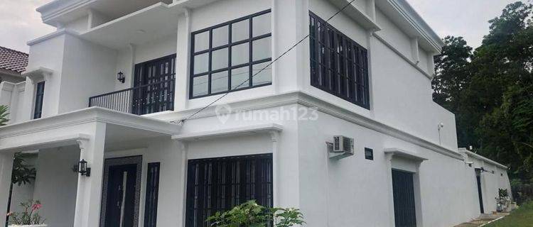 Rumah di Mayang mangurai 2 Lantai Bagus SHM