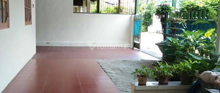  Rumah Unfurnished Bagus Shm - Sertifikat Hak Milik Di Kemandoran, Jakarta Selatan 1