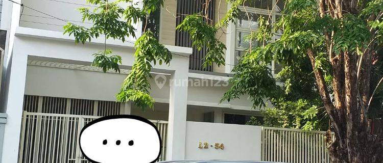 Disewakan Rumah 2 Lantai Lb 350 M2 di Araya Tahap 2 Surabaya 1