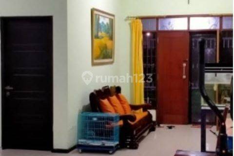 0687 Disewakan Rumah SHM Darmo Harapan Utara Kosongan 1