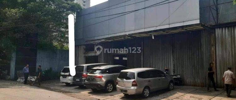 Showroom Gunung Sahari 2.433 M2, di Bawah Njop 1