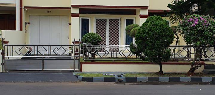 Rumah Paradise 3 , 2 Lantai, Depan Taman, Murah  1