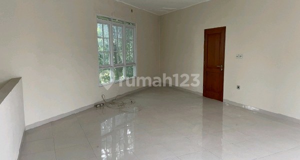 2-storey shop houses on Mainroad Arcamanik Near West Java Sports Ref.04894 1