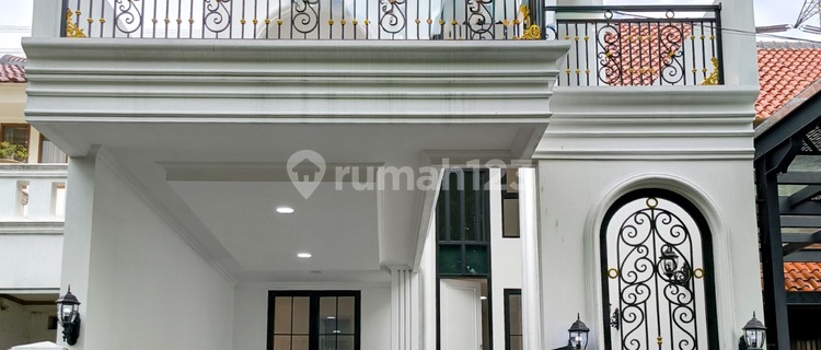 A Sturdy New House in Bintaro Jaya 1