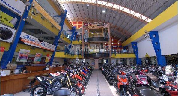 Dijual Gedung 3 Lantai Ex.showroom di Ciateul, Bandung 1