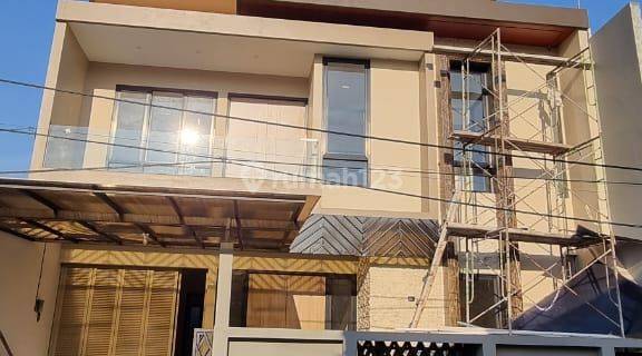Rumah Nyaman Dan Bagus 2 Lantai Lokasi Solo Baru 1