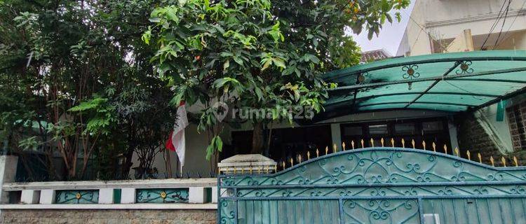 Rumah Asri di Tanah Kusir Kebayoran Lama Jakarta Selatan 1