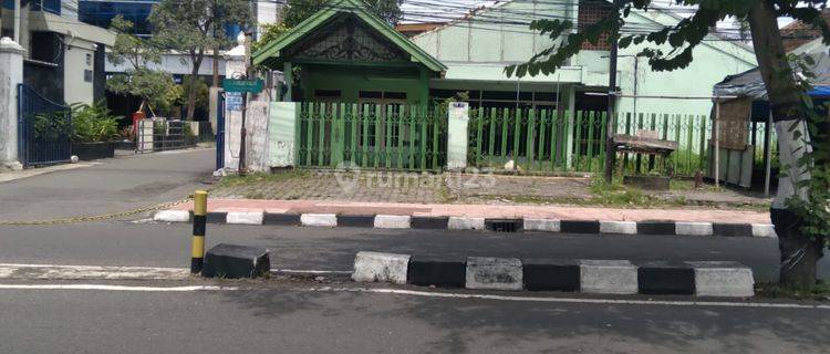 Harus Terjual Cepat Nego Sampai Deal Harga Dibawah Pasaran Rumah Tua Luas Tanah 323m2 Surat HGB Lokasi Di Detis Kota Jogjakarta Kawasan Strategis Daerah Istimewa Yogyakarta ( DIY ) Jawa Tengah Hub Thanty 08111089928 1