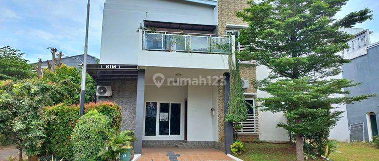 Rumah Disewakan Nyaman Terawat Dan Strategis di Legenda Wisata 1