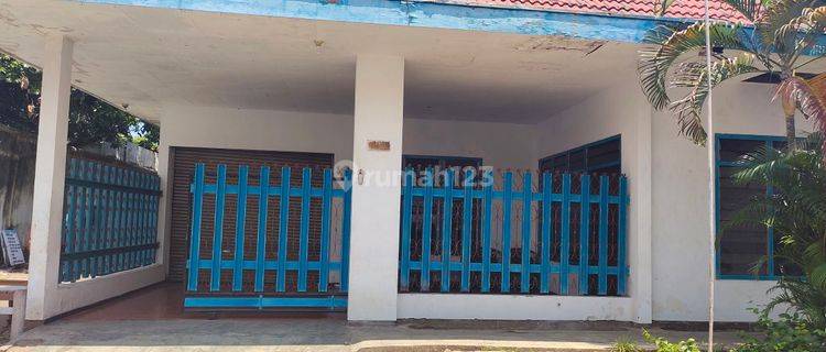 Dijual Rumah hitung tanah di Raya Panglima Sudirman, Probolinggo 1