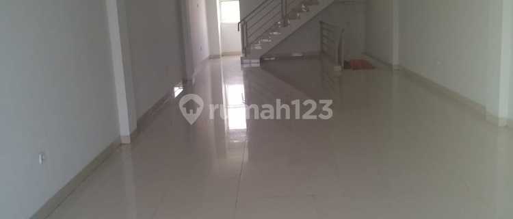 Feih. Commercial Building for Rent on Cibarusah Main Road, Mekarmukti 1
