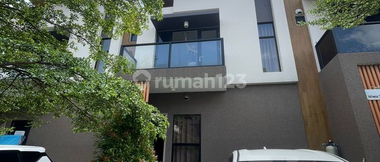 Fedj. Disewakan Rumah di Niwa Savasa Deltamas 1