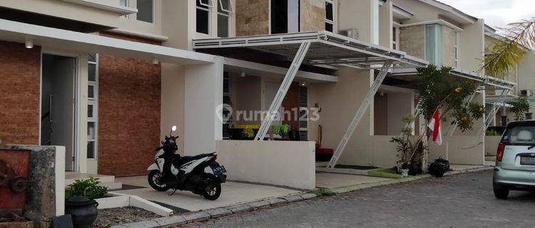 Rumah 2 Lantai di Jl Cokroaminoto, Yogyakarta 1