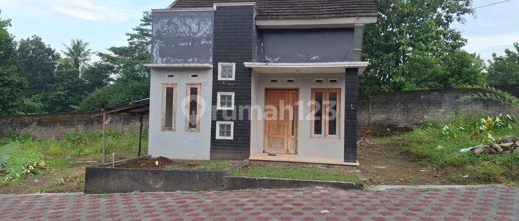 Rumah Tinggal Minimalis Lokasi di Daerah Argorejo Sedayu Bantul. 1