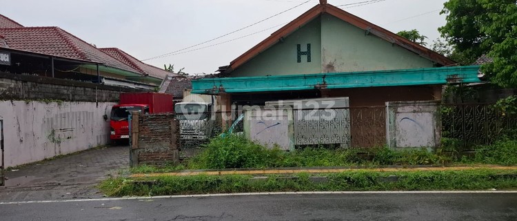 Rumah dengan Luas Tanah 938 Meter Persegi Cocok Untuk Usaha Lokasi Mulungan Mlati Sleman 1