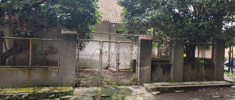 Rumah Hook Klasik Daerah Pulau Pulau, Klojen, Malang 1