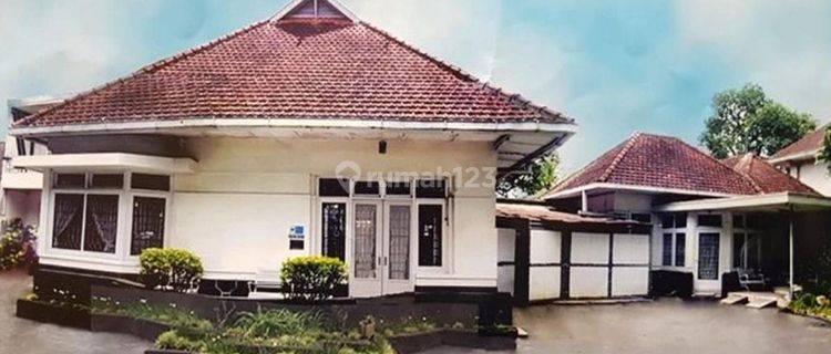 Rumah Klasik Kolonial di Boulevard Ijen, Klojen, Malang 1