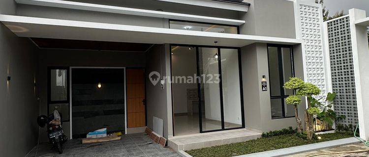 Rumah Cantik Siap Huni Di Cebongan 1