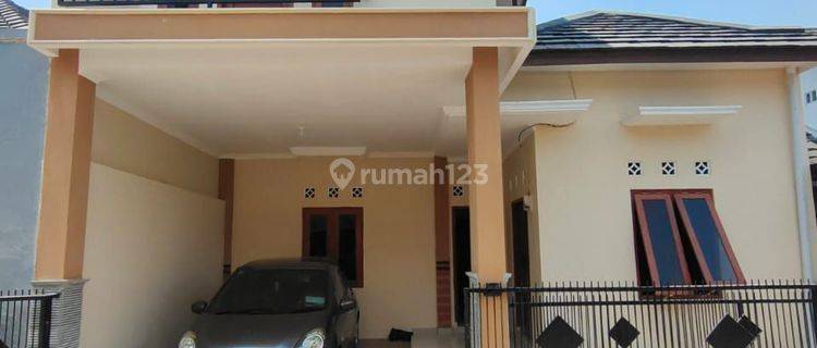 RUMAH  BARU 2 LANTAI SIAP HUNI SUPER MURAH DI PURWOMARTANI 1