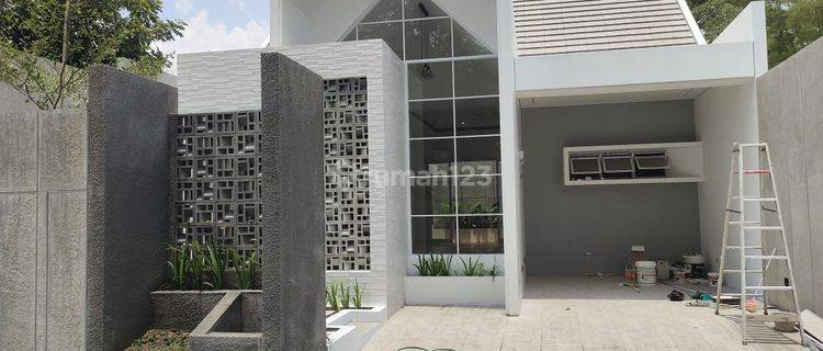 RUMAH BARU CANTIK SIAP HUNI DI MAGUWO 1