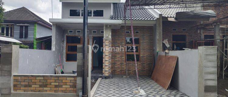 RUMAH SUPER MURAH SEDANG PROSES FINISHING DI SELOMARTANI  1