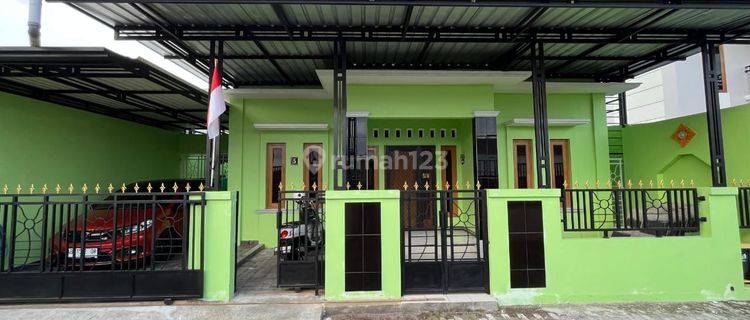 RUMAH CANTIK DEKAT AMBARUKMO PLAZA 1