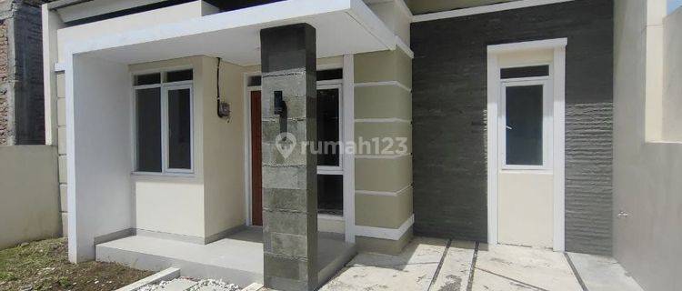 Rumah Cantik Siap Huni Di Cebongan 1