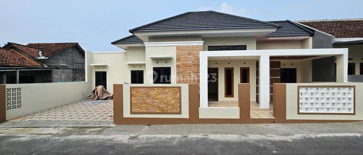 Rumah Baru Siap Huni Di Sambiroto 1