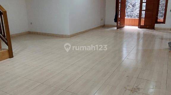 Rumah Besar Siap Huni di Tomang Jakarta Barat 1