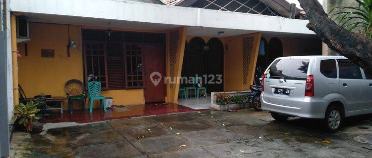 Rumah Lama di KS Tubun Palmerah Jakarta Barat 1