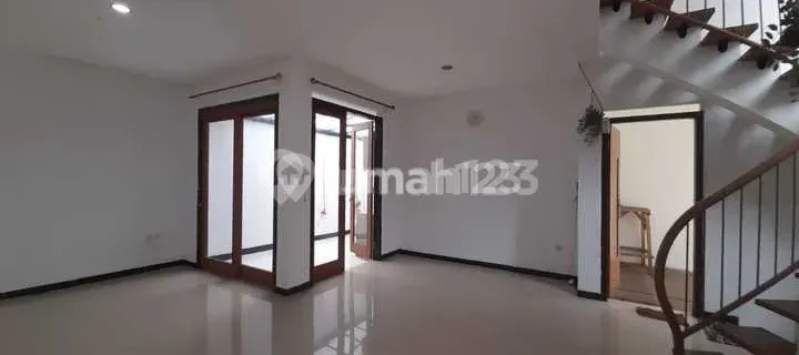 Good Ruko, Well Maintained, Super Strategic Location on Cigadung Raya 1