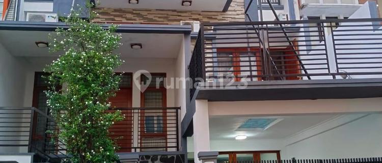 Disewa Rumah di Cluster Palmerah Residence Lokasi Staregis Dekan Sudirman Semanggi Jakarta 1