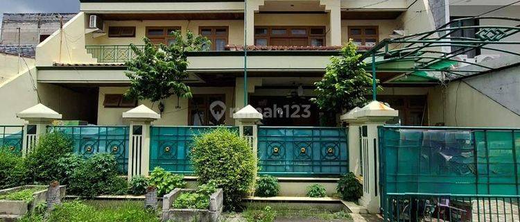 Rumah Dijual 2.5 Lantai Di Harapan Indah Bekasi 1