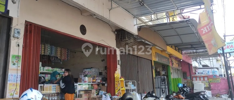 DEWI - For Sale: Shop House on WUNI Street, Taman, Madiun 1