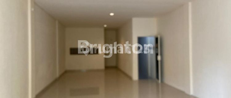 Two-story shop house in a strategic location within the densely populated commercial area of Kahuripan residential estate, central Sidoarjo. 1