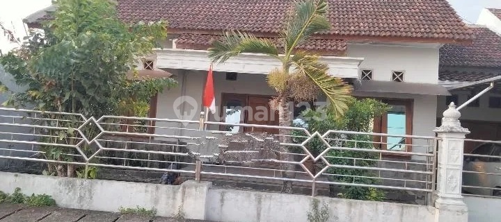Tyas- DiJual Rumah di JALAN PAGU , Taman , Madiun 1