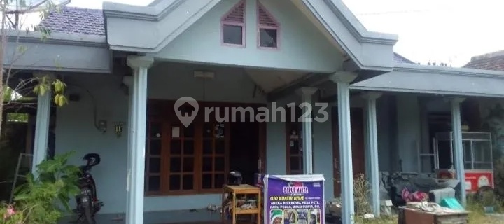 Tyas- DiJual Rumah di JALAN SERAYU , Taman , Madiun  1