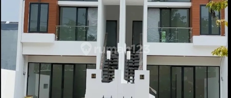 Widyanti - New shop house in a strategic and densely populated location within the school complex in the Buduran area. 1