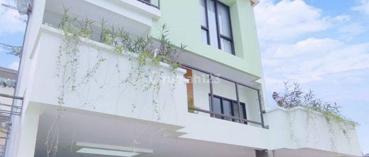 Turun Harga Rumah Minimalis Brand New Mezzanine Kebon Jeruk 1