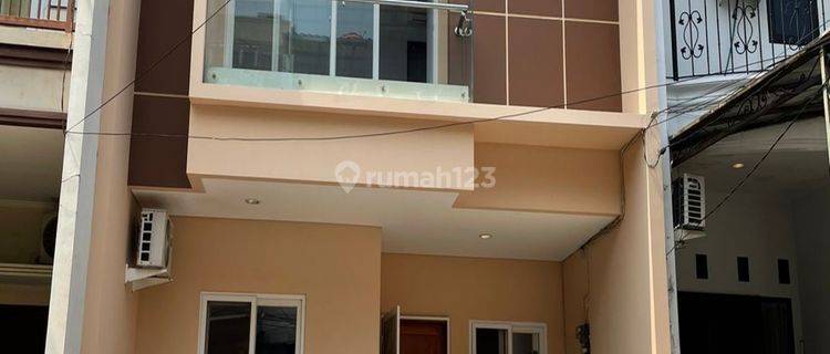 Rumah Minimalis 3 Lantai Danau Indah Sunter  1