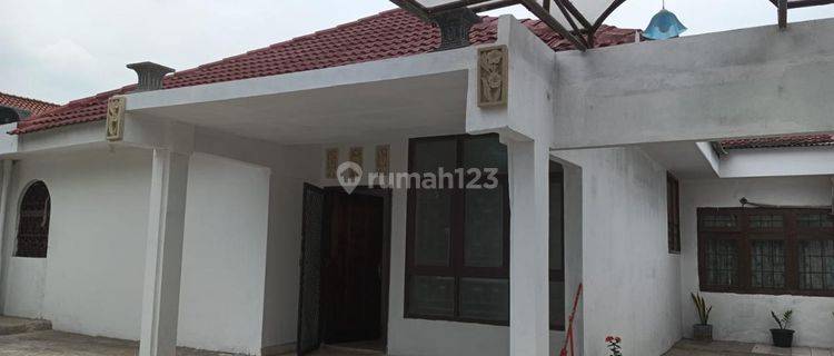 Rumah Rapi Siap Huni Semi Furnished di Pulomas Barat  1