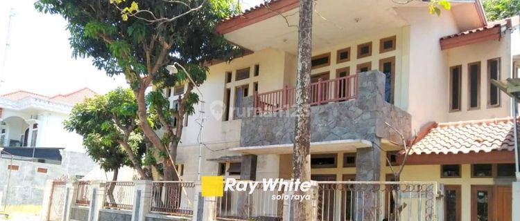 Dijual rumah jajar laweyan solo 1