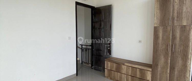 Sewa Rumah 4,5x10 Semi Furnished Pik 2 Ext Termurah  1