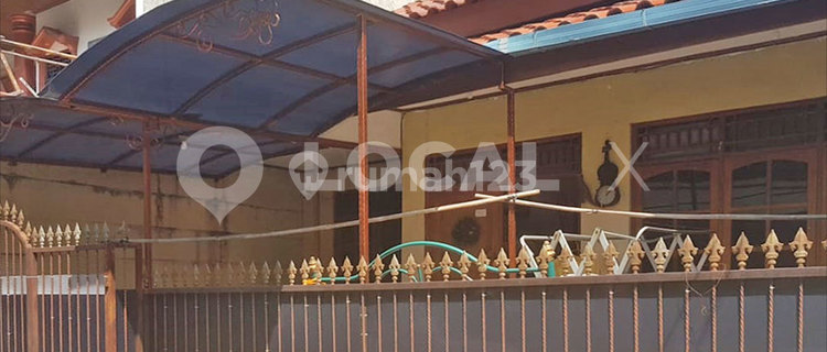 Green Leaf House, Kelapa Gading, North Jakarta 1