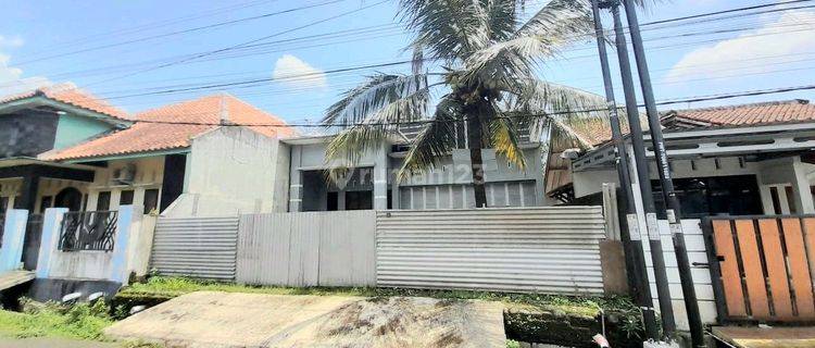 Rumah 2 Lantai Tengah Kota Dekat Sekolah Telkom 1